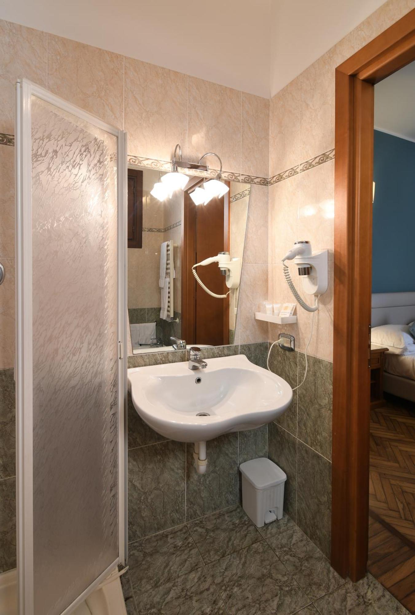 Hotel Cavour Rapallo Exteriér fotografie