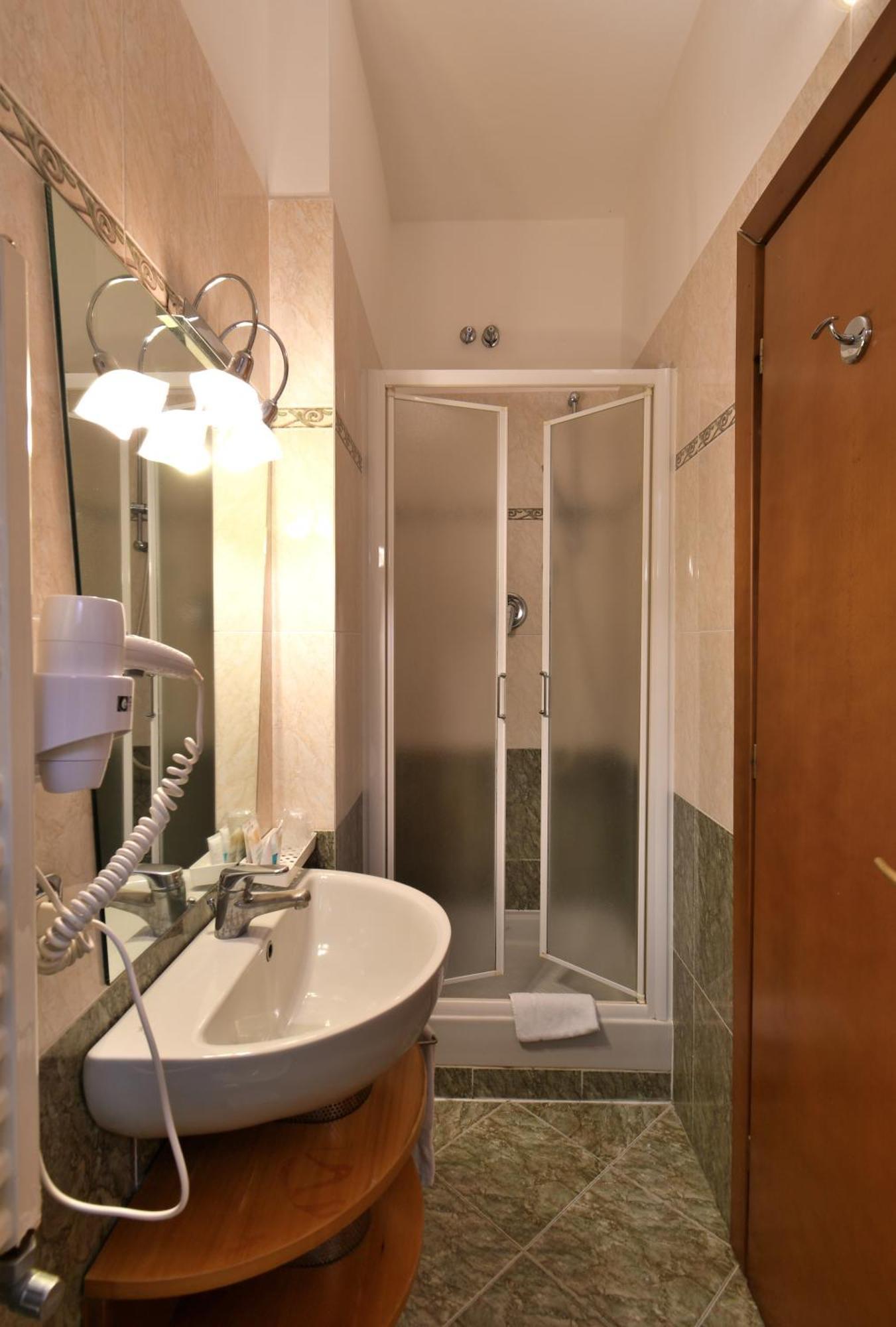 Hotel Cavour Rapallo Exteriér fotografie